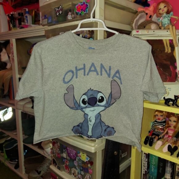 Stitch ohana on grey short sleeve crop top - Picture 1 of 3